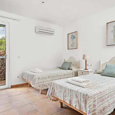 Iris Torret Villa Sant Lluís