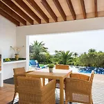 Iris Torret Villa