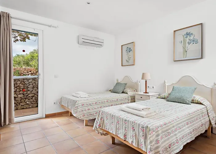 Iris Torret Villa Sant Lluis